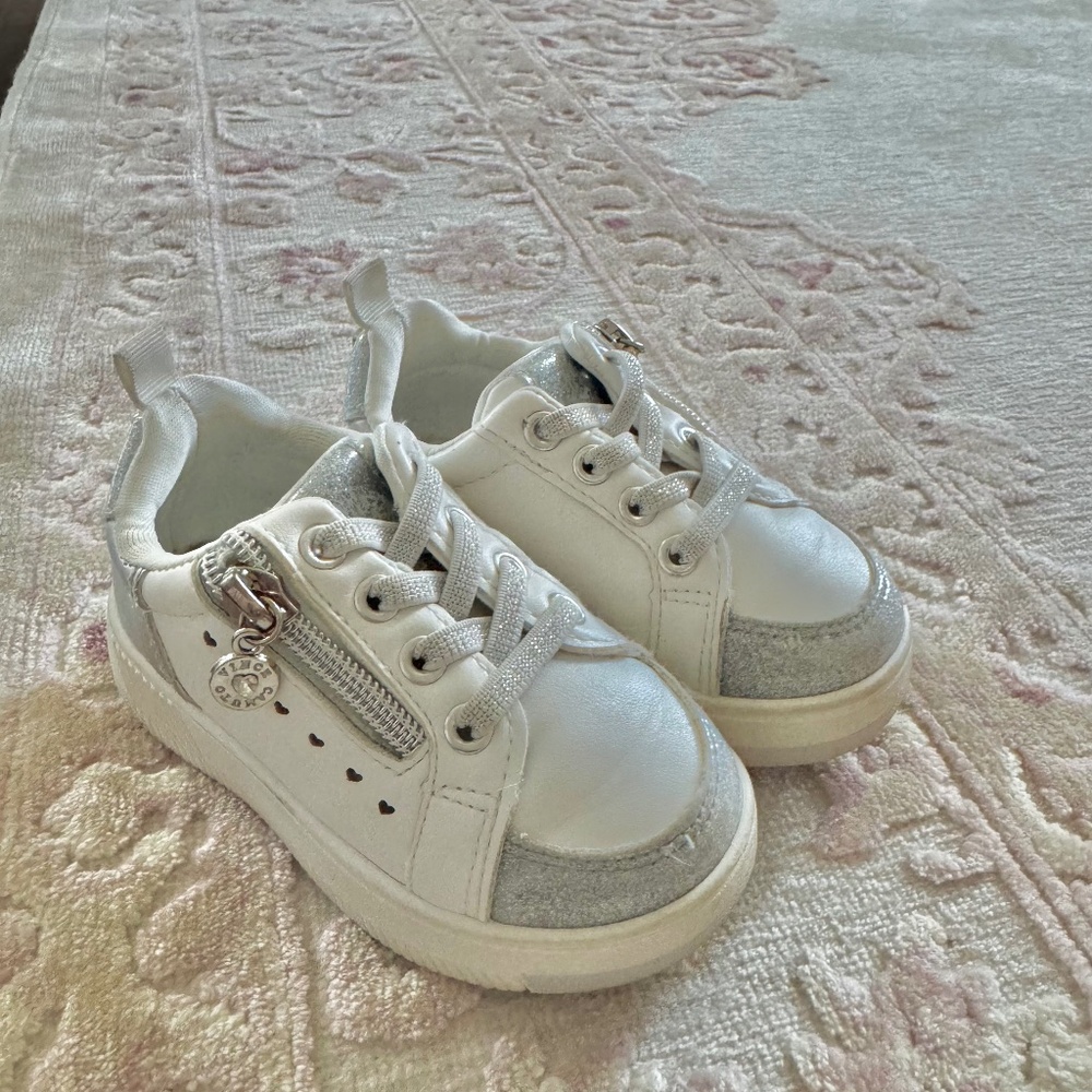 Toddler sneakers